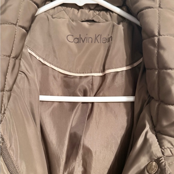 Calvin Klein Quilted Brown Puffer Jacket - Picture 2 of 7